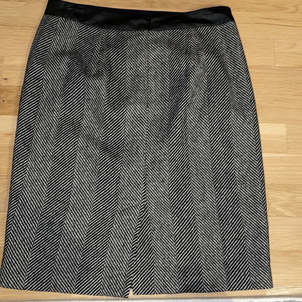 Banana Republic black & white print fitted size 0 like new!!! - Picture 3 of 4